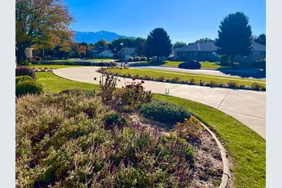 2286 W Williamsburg Cir, West Jordan, UT 84088 - Photo 18