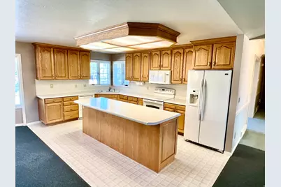 2286 W Williamsburg Cir, West Jordan, UT 84088 - Photo 4