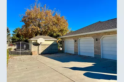 2286 W Williamsburg Cir, West Jordan, UT 84088 - Photo 16