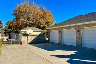 2286 W Williamsburg Circle, West Jordan, UT 84088 - Photo 16