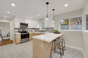 2402 E Beacon Dr, Salt Lake City, UT 84108 - Photo 2