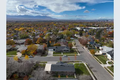 2402 E Beacon Dr, Salt Lake City, UT 84108 - Photo 46