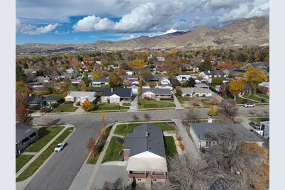 2402 E Beacon Dr, Salt Lake City, UT 84108 - Photo 44