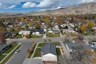 2402 E Beacon Dr, Salt Lake City, UT 84108 - Photo 44