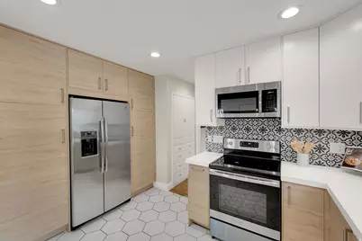 2402 E Beacon Dr, Salt Lake City, UT 84108 - Photo 12