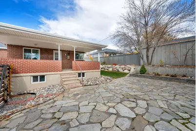 2402 E Beacon Dr, Salt Lake City, UT 84108 - Photo 26
