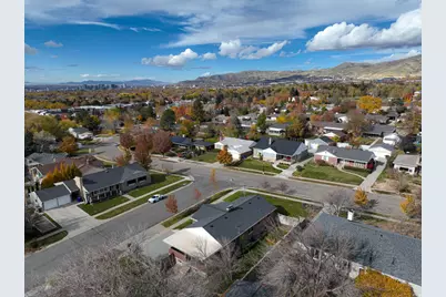 2402 E Beacon Dr, Salt Lake City, UT 84108 - Photo 44