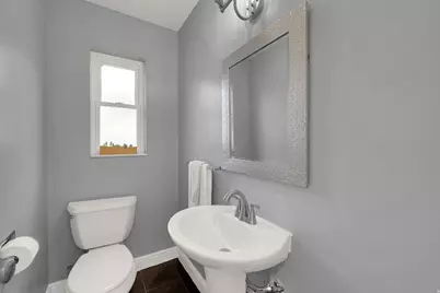 2402 E Beacon Dr, Salt Lake City, UT 84108 - Photo 16