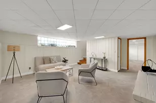 2402 E Beacon Dr, Salt Lake City, UT 84108 - Photo 18