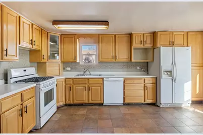 165 N 100 W, Fillmore, UT 84631 - Photo 10