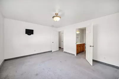 221 W 260 N, Hyde Park, UT 84318 - Photo 10