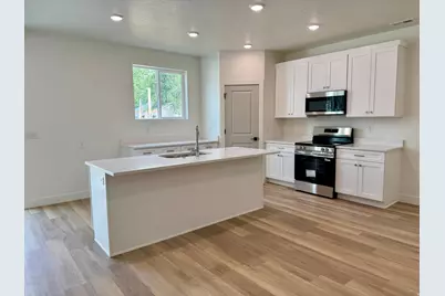 2833 S 9150 W #3, Magna, UT 84044 - Photo 4