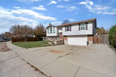 3838 W Sweetwater Cir, West Valley, UT 84120 - Photo 4