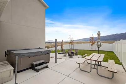 7091 N Oquirrh Ranch Pkwy, Eagle Mountain, UT 84005 - Photo 32