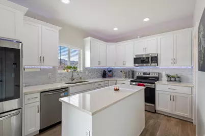 7091 N Oquirrh Ranch Pkwy, Eagle Mountain, UT 84005 - Photo 8