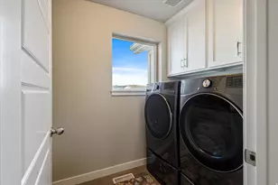 7091 N Oquirrh Rnch Pkwy, Eagle Mountain, UT 84005 - Photo 22