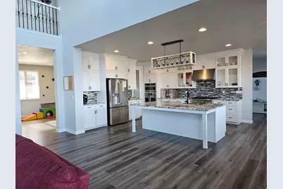 2422 S Blue Water Ln, Saratoga Springs, UT 84045 - Photo 8