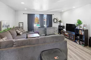 3306 N Fairfield Rd, Layton, UT 84041 - Photo 20