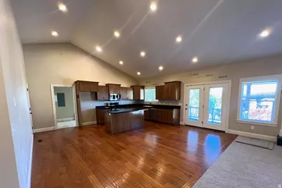 1211 Grandview Dr, Providence, UT 84332 - Photo 10