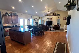 1211 Grandview Dr, Providence, UT 84332 - Photo 10