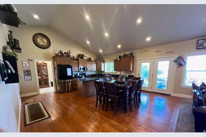 1211 Grandview Dr, Providence, UT 84332 - Photo 8