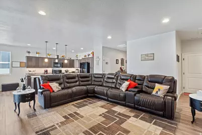 3253 S Lincoln Ln, Syracuse, UT 84075 - Photo 4