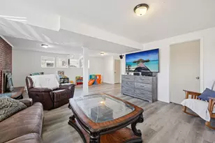 213 S 75 W, Farmington, UT 84025 - Photo 8