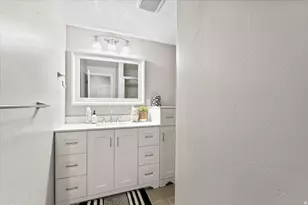 10984 S Manitou Way, South Jordan, UT 84009 - Photo 32