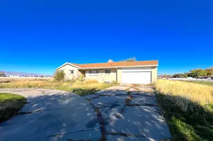 562 W Erda Way, Erda, UT 84074 - Photo 2