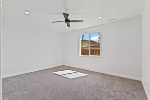 1026 E Coyote Crest Dr, Washington, UT 84780 - Photo 18