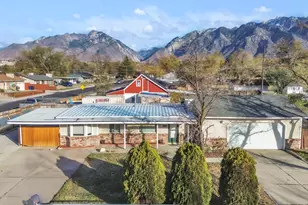 10109 S Peony Way, Sandy, UT 84094 - Photo 2