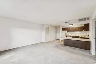 24 W Lester Ave, Murray, UT 84107 - Photo 12