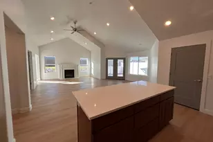 9584 S Ember Glow Ct, South Jordan, UT 84095 - Photo 2