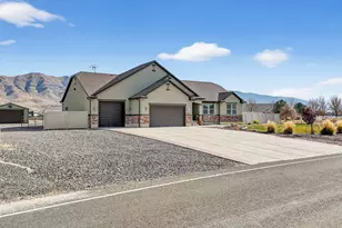 4056 N Russell Rd W, Eagle Mountain, UT 84005 - Photo 6