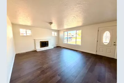 482 Vickie Ln, Clearfield, UT 84015 - Photo 4