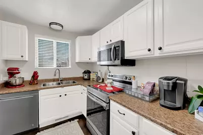 5775 W Tuckington Cir S, Salt Lake City, UT 84118 - Photo 14