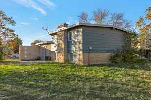 654 Colonial St, Layton, UT 84041 - Photo 2