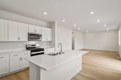 933 N 200 E #32, Santaquin, UT 84655 - Photo 14