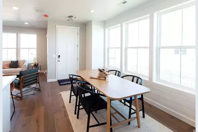 6877 W South Jordan Pkwy W, South Jordan, UT 84009 - Photo 4