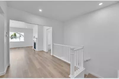 253 E Polaris Dr S #105, Saratoga Springs, UT 84045 - Photo 2