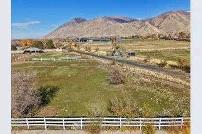 1377 E Maple St, Mapleton, UT 84664 - Photo 2