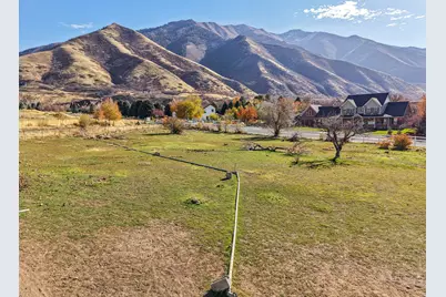 1377 E Maple St, Mapleton, UT 84664 - Photo 12