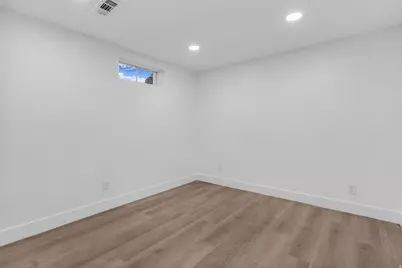 941 E Carnation Dr, Sandy, UT 84094 - Photo 16