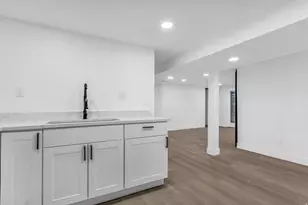 941 E Carnation Dr, Sandy, UT 84094 - Photo 20