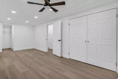 941 E Carnation Dr, Sandy, UT 84094 - Photo 8