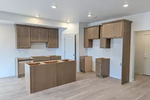 763 N Pheasantbrook Dr, Centerville, UT 84014 - Photo 2