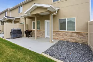303 N Canterbury Way W, Clearfield, UT 84015 - Photo 28