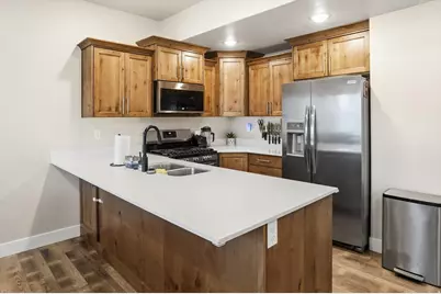 303 N Canterbury Way W, Clearfield, UT 84015 - Photo 8