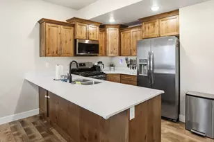 303 N Canterbury Way W, Clearfield, UT 84015 - Photo 8