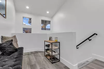 204 W Lyman Ln, Bountiful, UT 84010 - Photo 4